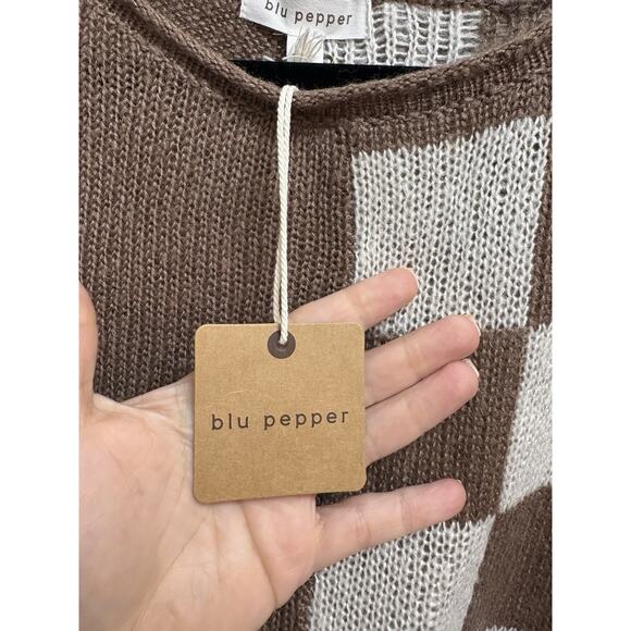 Blu Pepper Women’s Sweater Small Brown White Checkered Knit Long Sleeve Cropped - Picture 4 of 4